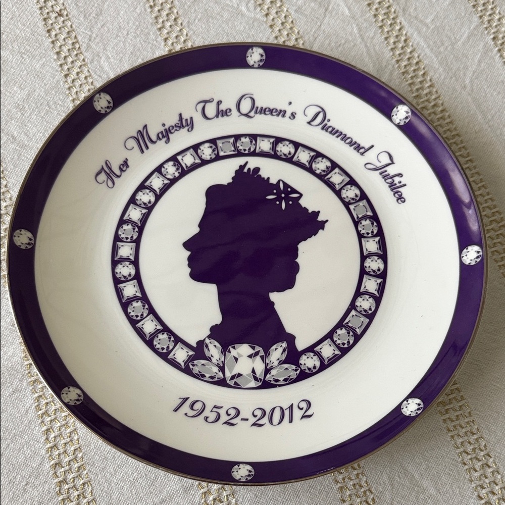 Queen Elizabeth’s Diamond Jubilee Commemorative Dessert Plate